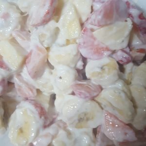 Quark-Joghurt-Obstsalat Seven und Slivia